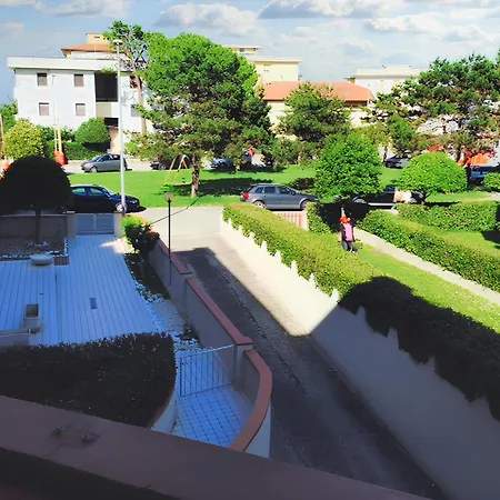 Spacious With Terrace In + 75 M² + Parking Apartament